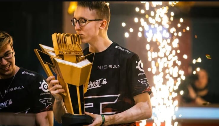 Ropz sobre desempenho do Counter-Strike 2: “só roda bem no Ryzen 9800X3D”