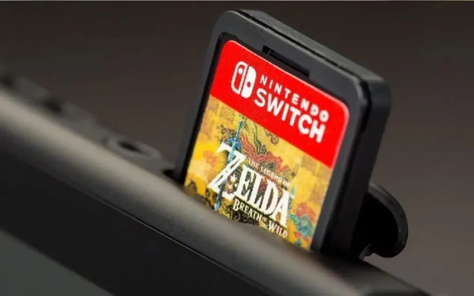 Nintendo deve manter aposta na mídia física apesar da decisão da Sony, afirma analista